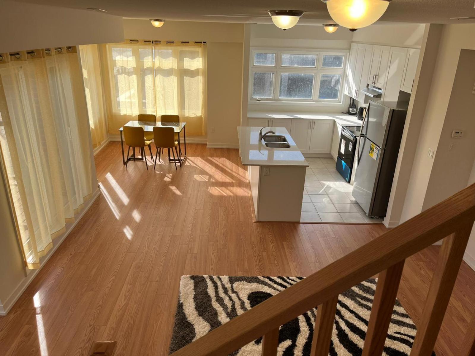 Apartament Luxury Brand New Townhouse In Milton Ontario Zewnętrze zdjęcie