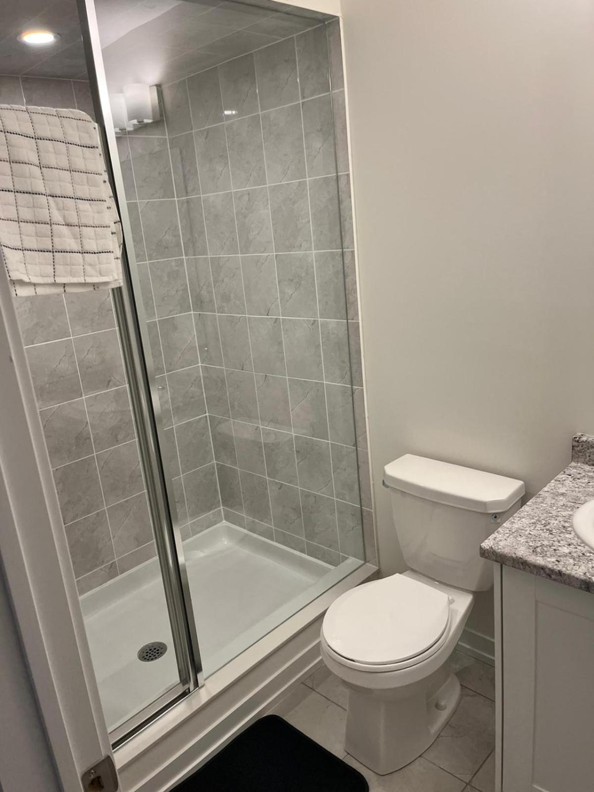 Apartament Luxury Brand New Townhouse In Milton Ontario Zewnętrze zdjęcie